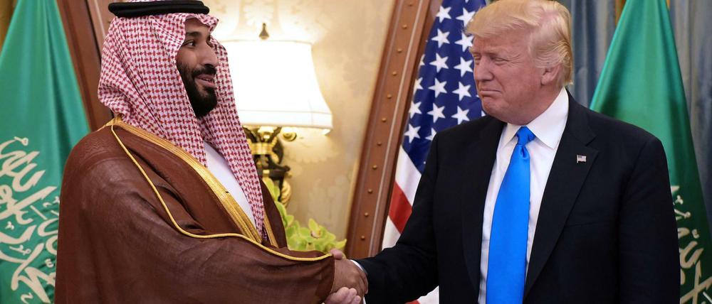 Unentbehrlicher Partner – so schwört Donald Trump Saudi-Arabien die Treue. Damit nimmt er vor allem Thronfolger Mohammed bin Salman aus der Schusslinie.