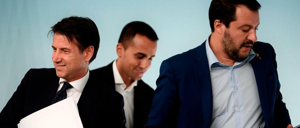 Italiens Premierminister Giuseppe Conte, sein Stellvertreter Luigi Di Maio und Innenminister Matteo Salvini (v.l.n.r.)