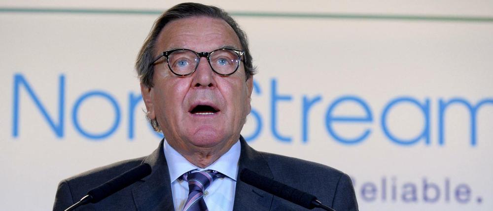 Gerhard Schröder will nicht von seinen Posten abrücken.