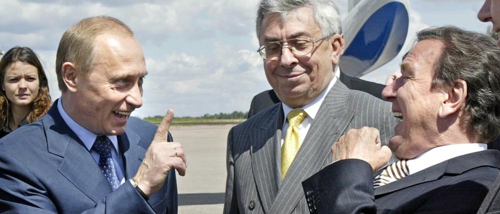 Freunde: Russlands Präsident Wladimir Putin und der damalige Bundeskanzler Gerhard Schröder 2004.