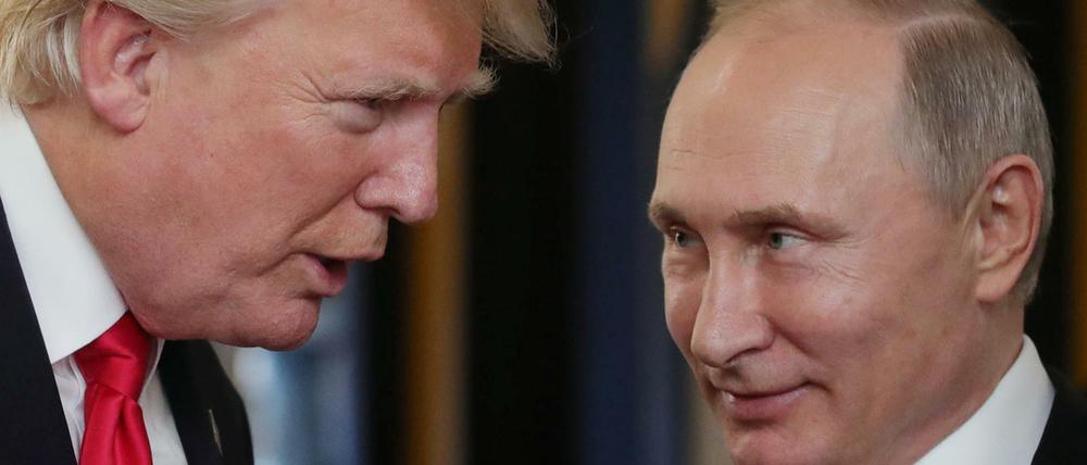 US-Präsident Trump und sein russischer Kollege Putin bei einem Treffen in Vietnam.