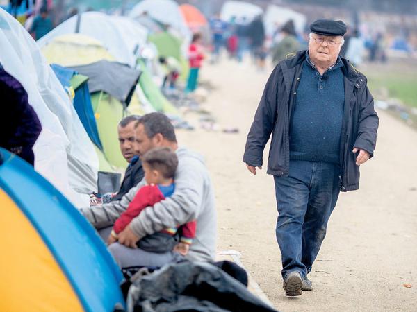 Der ehemalige Sozialminister Norbert Blüm besuchte im März 2016 das Flüchtlingslager in Idomeni an der Grenze zwischen Griechenland und Mazedonien. 