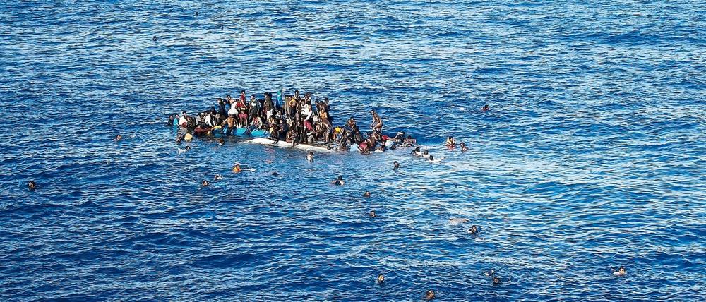 Tausende Flüchtlinge sind schon bei der Flucht über das Mittelmeer umgekommen.