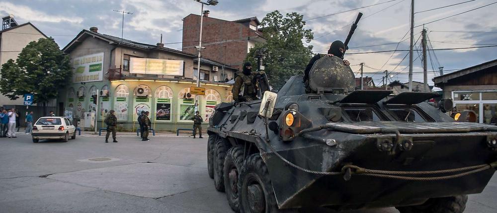 Die mazedonische Anti-Terroreinheit "Tiger" lieferte sich in der nordmazedonischen Stadt Kumanovo zwei Tage lang Gefechte mit "Terroristen". 22 Menschen kamen dabei ums Leben. 