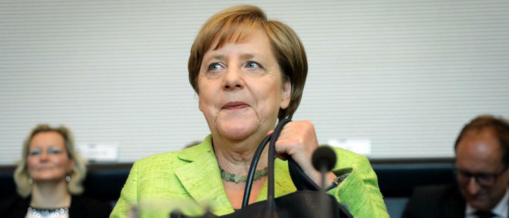 Bundeskanzlerin Angela Merkel (CDU) nimmt am 27.06.2017 in Berlin an der Unions-Fraktionssitzung im Bundestag teil. 