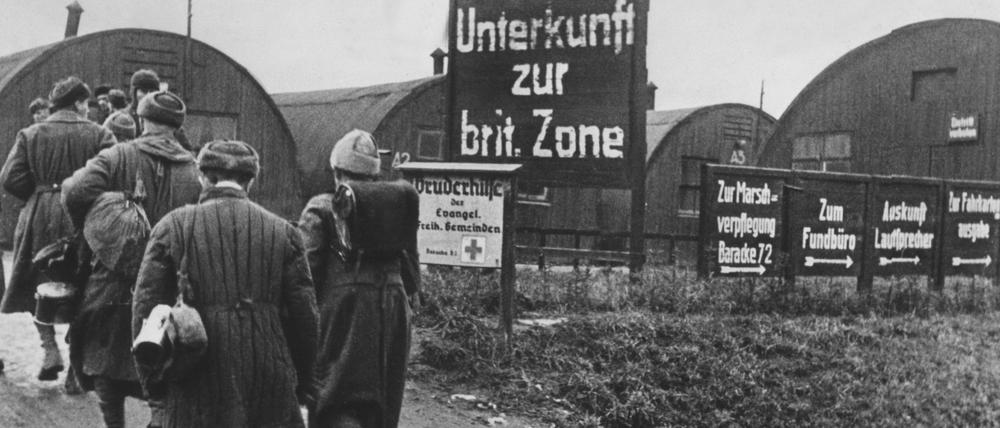 Wie alles begann: Neuankömmlinge im Lager Friedland in Niedersachsen