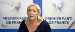 FN-Chefin Marine Le Pen rief nach dem Triumph ihrer Partei noch am Wahlabend zu "Neuwahlen" auf
