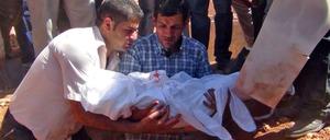 Der ertrunkene Flüchtlingsjunge Ailan ist am Freitag in Kobane nach islamischen Ritus beerdigt worden.