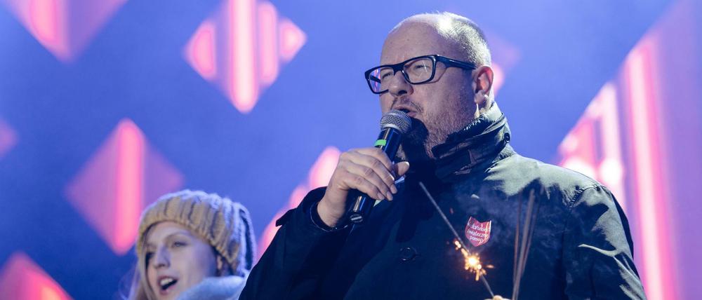 Pawel Adamowicz auf der Bühne beim Finale der jährlichen Weihnachts-Wohltätigkeitsgala in Danzig.