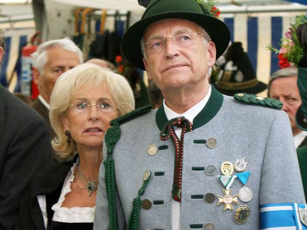 Edmund Stoiber beim Patronatstag der bayerischen Gebirgsschützen: Verteidiger der deutschen Leitkultur.