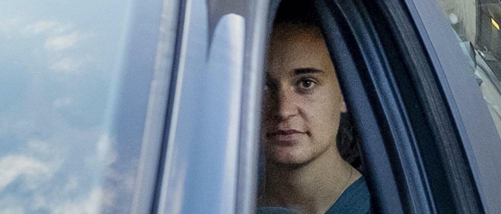 Carola Rackete in einem Wagen der Finanzpolizei am Montag vor ihrer Anhörung in Agrigento, Sizilien.