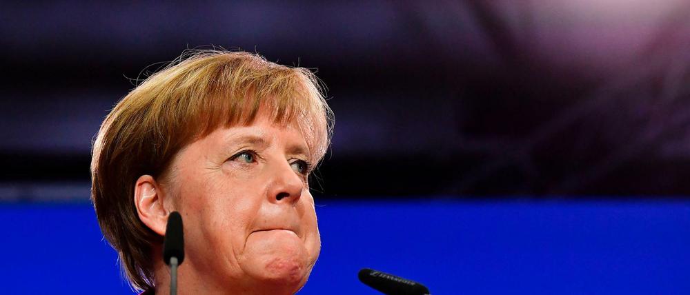 "Da sollte man nicht solche Kategorisierungen vornehmen", sagte Merkel. "Das ist nicht gut." 