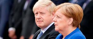 Versteinerte Mienen: Bundeskanzlerin Angela Merkel (r.) und der britische Premier Boris Johnson.