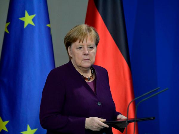 Kanzlerin Angela Merkel äußert sich zu Hanau. 