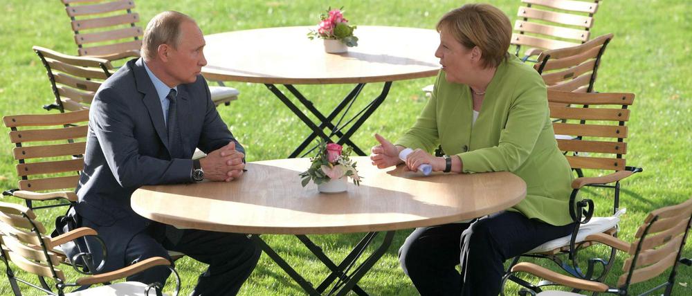 Bundeskanzlerin Merkel und Russlands Präsident Wladimir Putin auf Schloss Meseberg. 