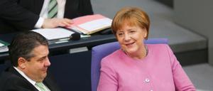 Angela Merkel und Sigmar Gabriel im Bundestag. 