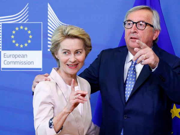 Verteidigungsministerin Ursula von der Leyen und der noch amtierende Kommissionschef Jean-Claude Juncker.