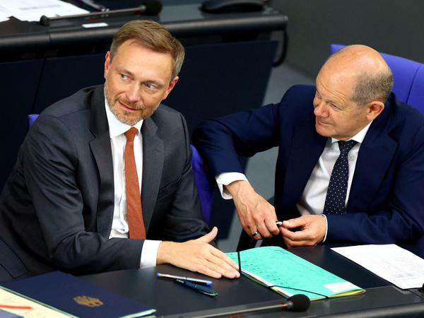 Lässt sich die Schuldenbremse 2023 einhalten? Finanzminister Christian Lindner und Kanzler Olaf Scholz. 