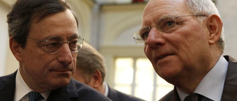 Finanzminister Wolfgang Schäuble (rechts) und EZB-Chef Mario Draghi