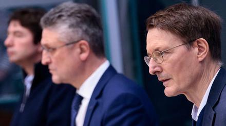 Gesundheitsminister Lauterbach (SPD), RKI-Chef Wieler und Virologe Drosten vor der Presse