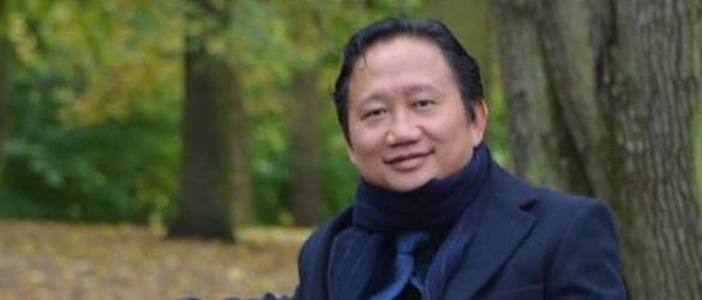 Trinh Xuan Thanh, ein Geschäftsmann und ehemaliger Funktionär von Vietnams Kommunistischer Partei, sitzt in Berlin auf einer Parkbank. 