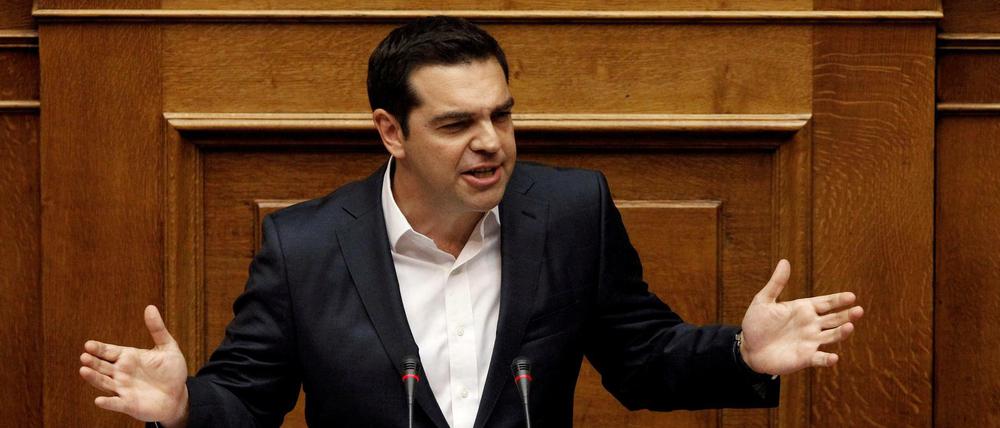 Griechenlands Premier Alexis Tsipras appelliert am Sonntag an das Parlament, die notwendigen Gesetze zu verabschieden.