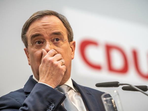 Der kann sich mal an die eigene Nase fassen: Je länger unklar ist, ob CDU-Chef Armin Laschet Kanzlerkandidat wird, um so besser für Olaf Scholz, glaubt man in der SPD.