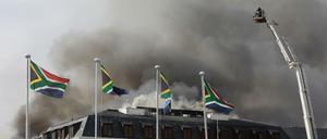 Das Feuer zerstörte den Sitzungssaal des Parlaments in Kapstadt.