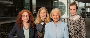 Gespräch unter Frauen: Margarete Bause (Grüne), Josephine Ortleb (SPD), Elisabeth Motschmann (CDU) und Gyde Jensen (FDP).