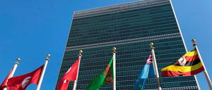 Vor dem Hauptsitz der Vereinten Nationen während der 74. Sitzung der Generalversammlung. Dort warnt Generalsekretär Guterres vor einer Finanzkrise.