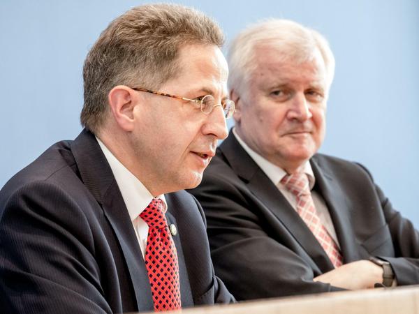 Bundesinnenminister Horst Seehofer (CSU) 2018 mit dem damaligen Präsidenten des Bundesamtes für Verfassungsschutz, Hans-Georg Maaßen. 