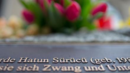 Gegen Zwang und Unterdrückung. Gedenkstein für die am 7.Februar 2005 ermordete Hatun Sürücü.