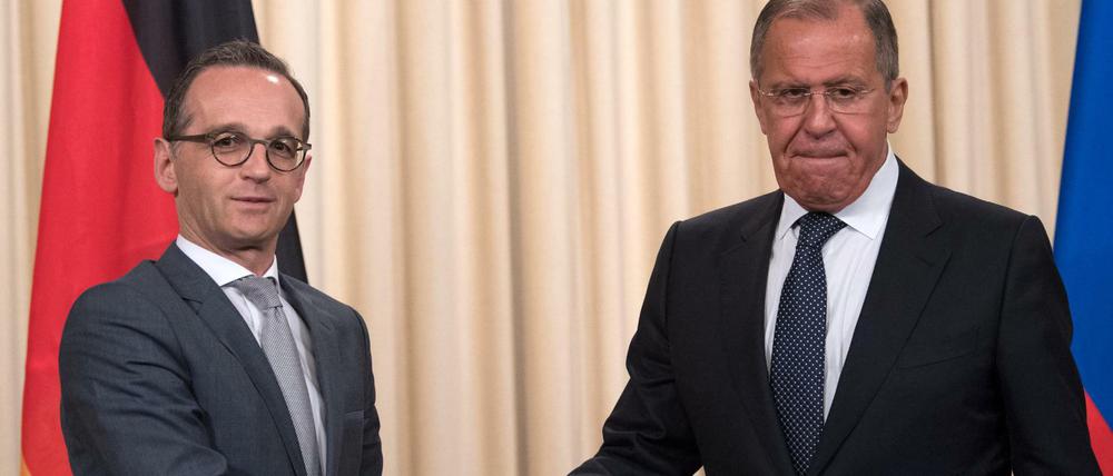Außenminister Heiko Maas (li, SPD) und sein russischer Amtskollege Sergej Lawrow bei einem Treffen in Moskau vergangenen Mai.