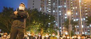 Das Coronavirus bremst die Proteste in Hongkong aus – und schürt neue Konflikte.