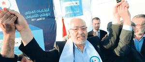 Wahlsieger. Der Gründer der islamistischen Ennahda-Partei, Rached Ghannouchi, feiert den Erfolg in Tunesien. 
