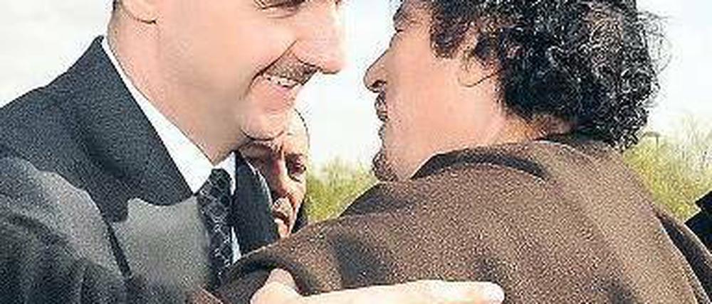 Als sie noch Freunde waren. Assad (l.) und Gaddafi 2010 in Tripolis. Foto: AFP