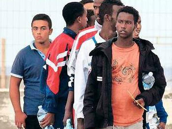 Sie haben wenig – außer der Hoffnung auf eine bessere Zukunft: Flüchtlinge auf der italienischen Insel Lampedusa.