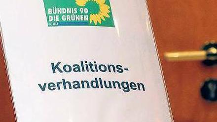 Noch ist die Tür zu. Aber CDU und Grüne in Hessen meinen es ernst. Foto: dpa