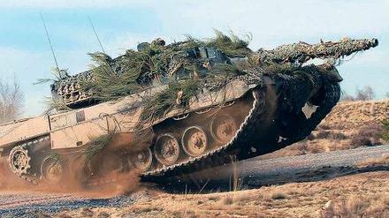 Schweres Gerät: Kampfpanzer vom Typ Leopard 2.