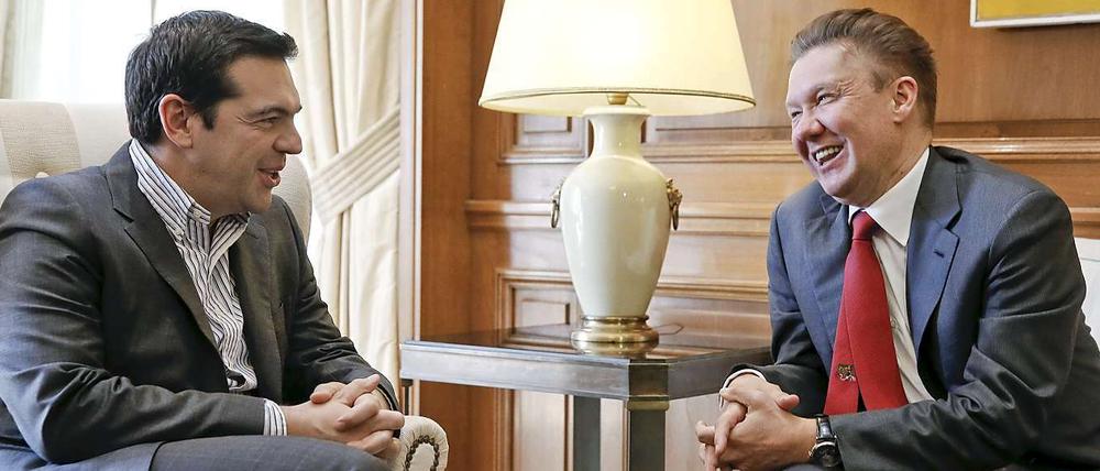 Lockere Atmosphäre: Griechenlands Ministerpräsident Alexis Tsipras (links) spricht in Athen mit Gazprom-Chef Alexej Miller. 