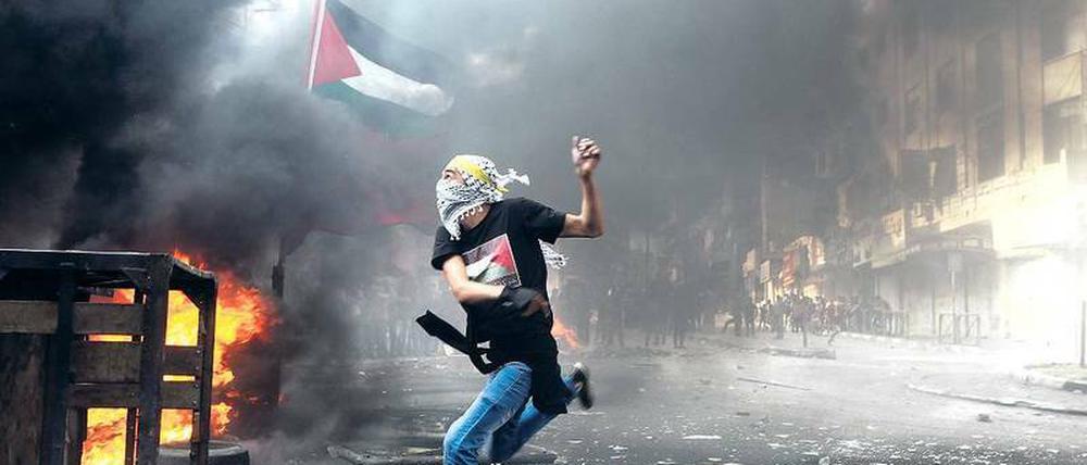 Eine dritte Intifada? Seit Wochen liefern sich junge Palästinenser Straßenschlachten mit israelischen Sicherheitskräften. Jerusalem ist davon ebenso betroffen wie das Westjordanland. 