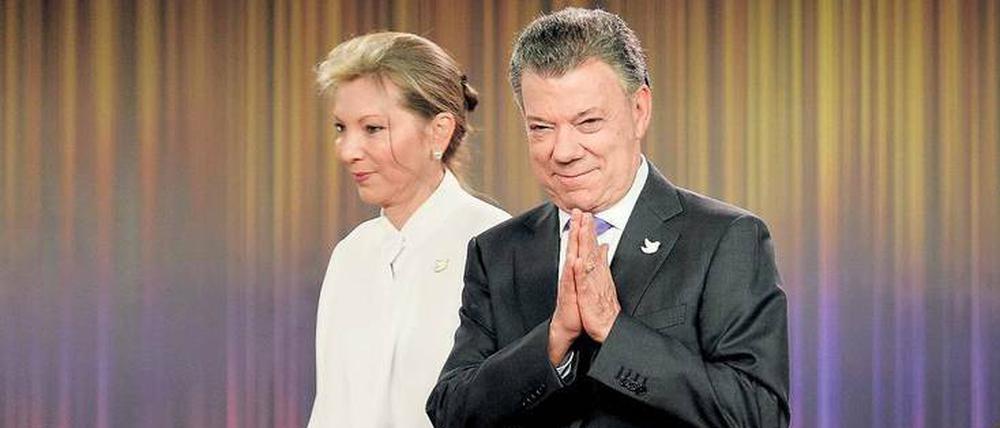 Dem Frieden verpflichtet. Staatschef Santos (hier mit seiner Frau Maria Clemencia Rodriguez) bedankt sich für die Ehrung durch das Nobelpreiskomitee. 