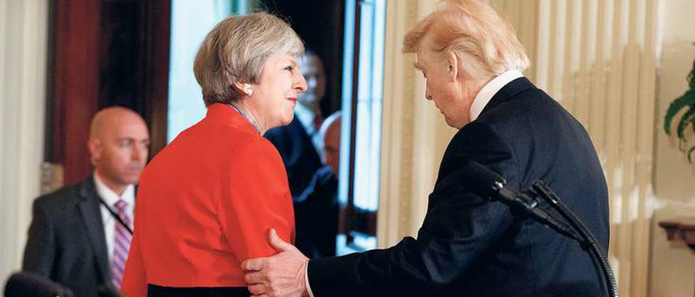 Handschlag mit Hinterlist: Donald Trump und Theresa May trafen sich vorige Woche im Weißen Haus. 