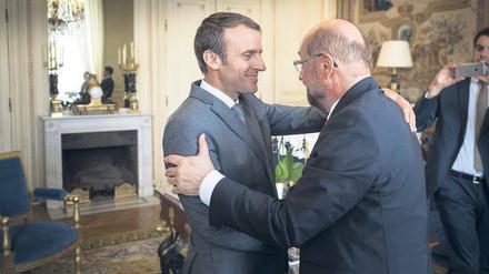 Freunde nicht nur in der Europapolitik. SPD-Chef Martin Schulz (rechts) unterstützt die Ideen von Frankreichs Präsident Emmanuel Macron. 