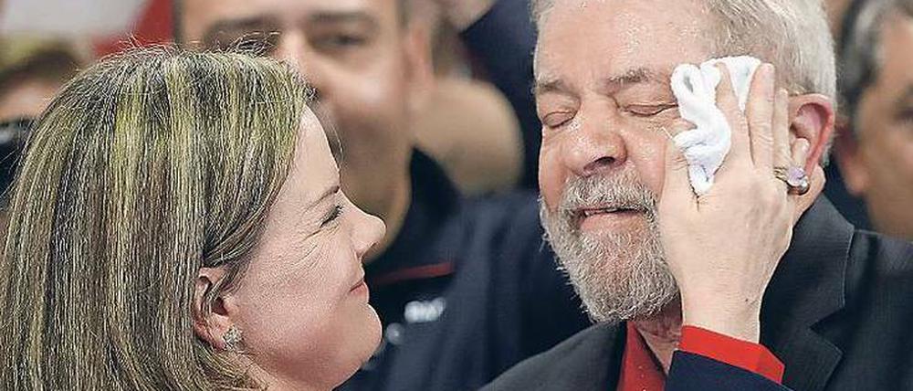 In den Umfragen für die Präsidentschaftswahlen liegt Lula weit vorn. 