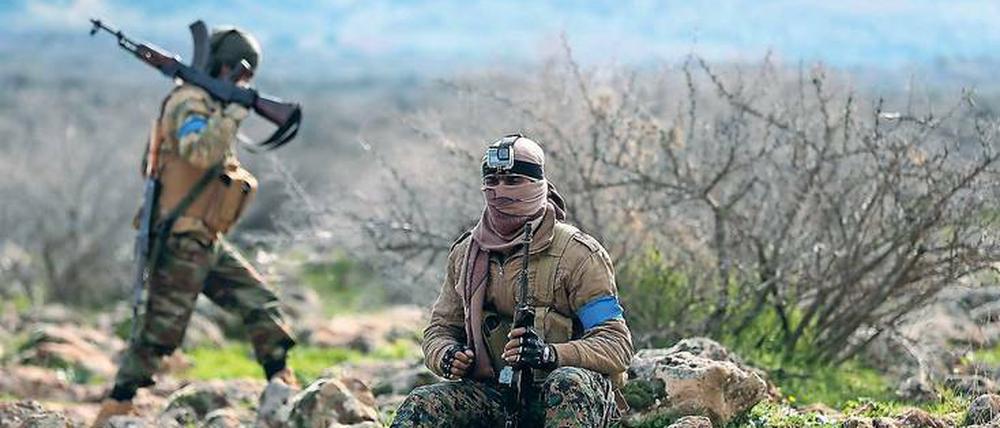 Seit Wochen geht die Türkei mithilfe verbündeter Milizen (Foto) gegen kurdische Einheiten in Syrien vor.