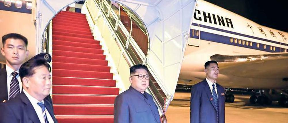 Hilfe aus Peking: Nordkoreas Machthaber Kim Jong Un reiste mit Flugzeugen von „Air China“ zum Gipfel nach Singapur. 