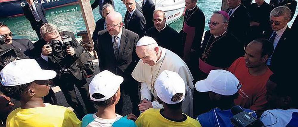 Der Papst besuchte 2013 Flüchtlinge auf der Insel Lampedusa.