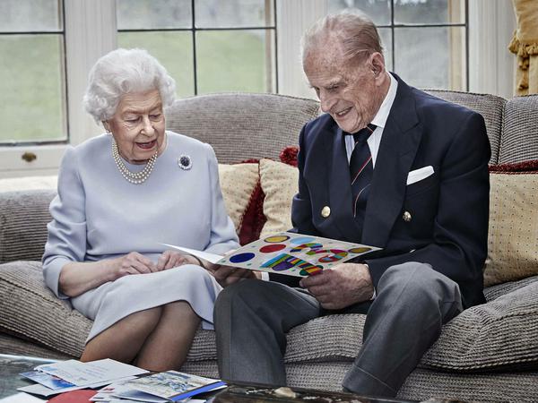 Queen Elizabeth II. und ihr Ehemann Prinz Philip an ihrem 73. Hochzeitstag am 20. November