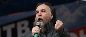 Die Tochter des russischen Denkers Alexander Dugin starb, nachdem ihr Auto unweit von Moskau explodierte. 